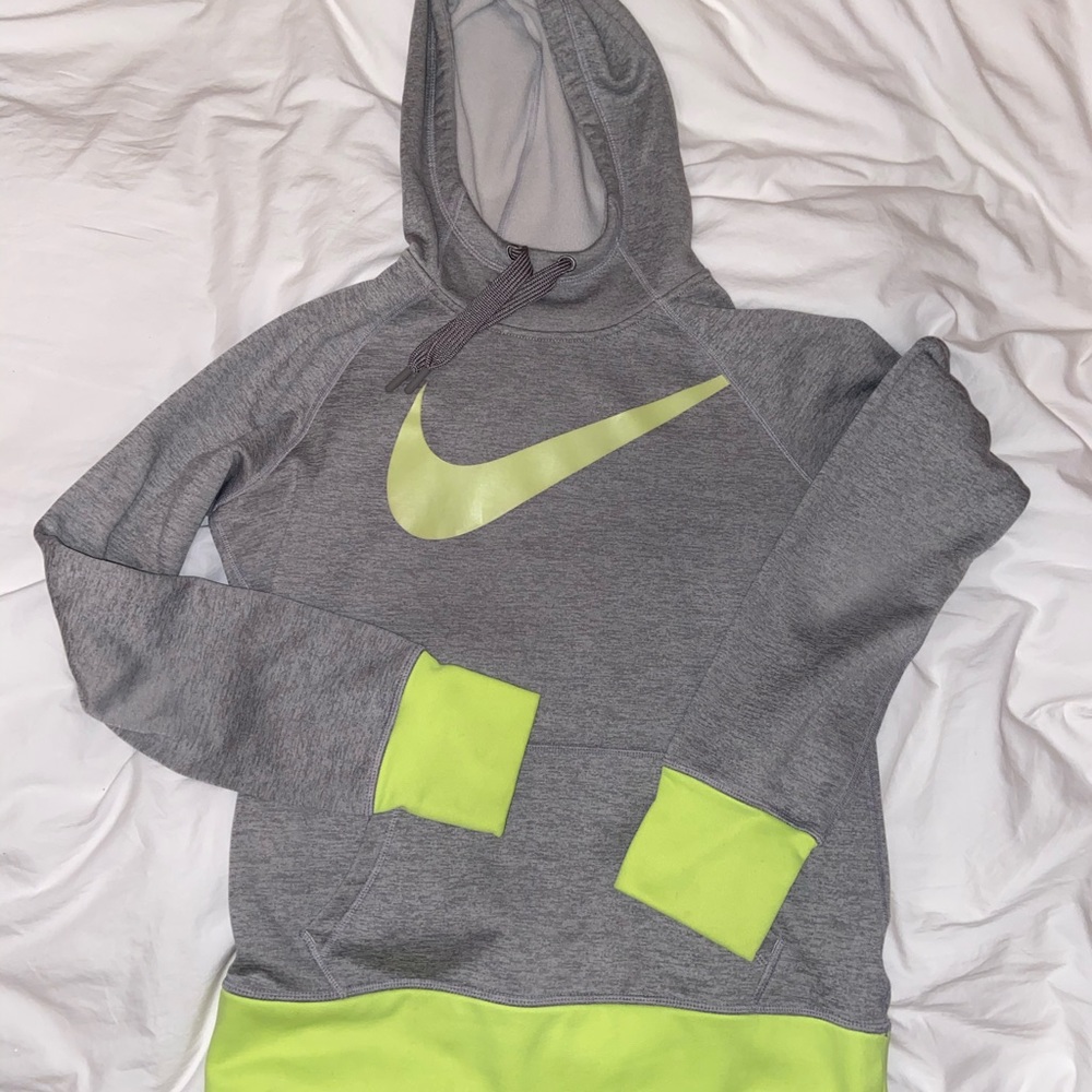 Therma fit nike hoodie
